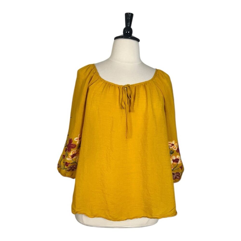 Olivia & Martin Top Gauze Embroidered Scoop Neck Yellow Red Women’s Size 1X